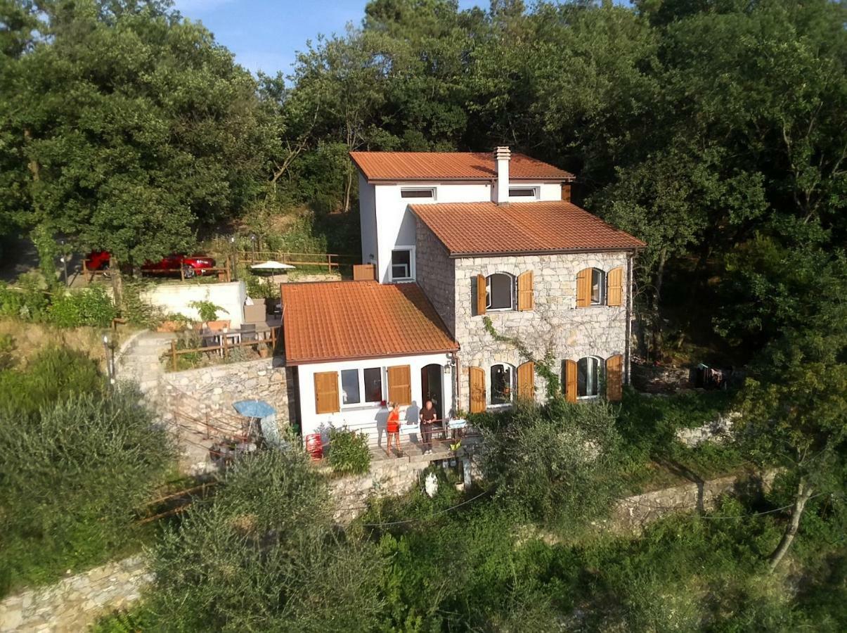 The House In The Green Affitta Camere Casarza Ligure Exterior photo